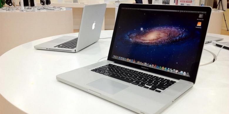 Komputer jinjing MacBook Pro dari Apple