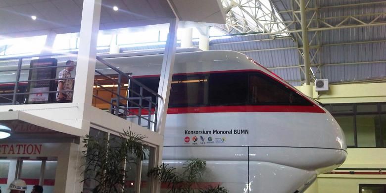 Gerbong monorail buatan PT INKA.