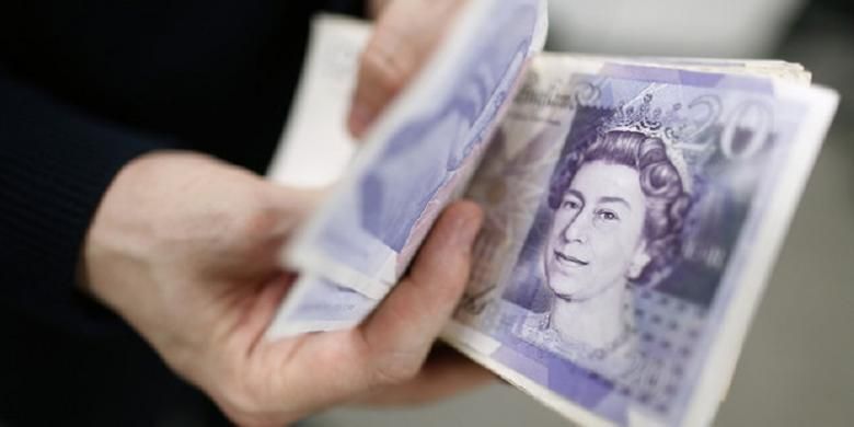 Uang Plastik 10 Poundsterling Gambar Penulis Jane Austen Diedarkan
