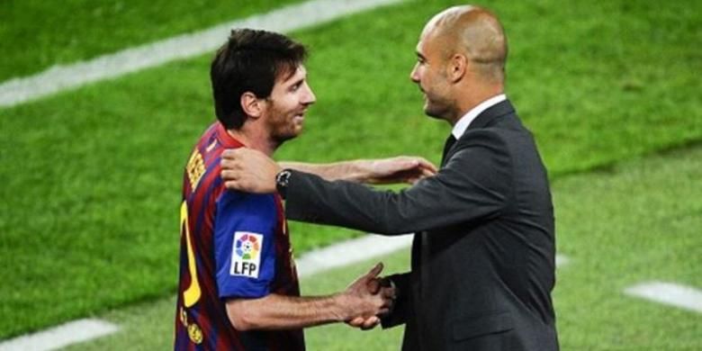 Gelandang Barcelona, Lionel Messi (kiri) dan pelatih Bayern Muenchen, Pep Guardiola. 