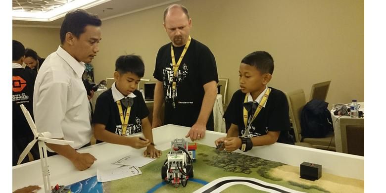 Lego Foundation mengajarkan ilmu robotik kepada anak-anak kurang mampu