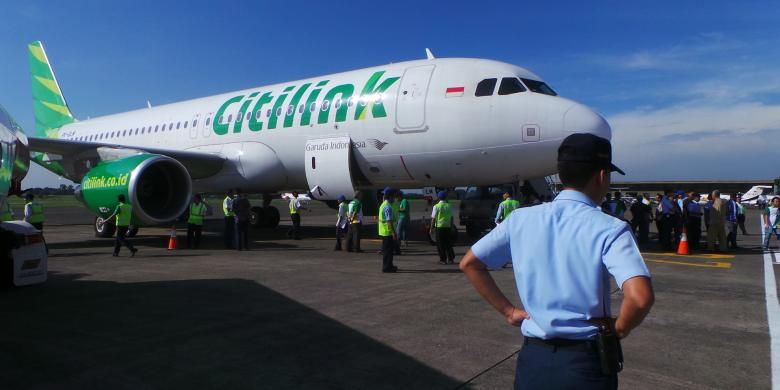 Pesawat Citilink tujuan Malang, Jawa Timur, sedang dipersiapkan untuk penerbangan perdana dari Bandara Halim Perdanakusuma, Jakarta Timur, Jumat (10/1/2014) pagi.