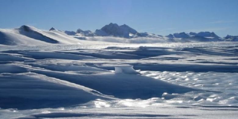 Area di atas wilayah pegunungan di bawah es Ellsworth Subglacial Highlands di Antartika.