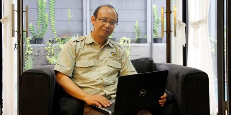 Rovicky Dwi Putrohari (51). Geolog. Ketua Ikatan Ahli Geologi Indonesia. Pencipta blog, Dongeng Geologi. 