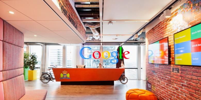 Tampilan kantor Google di Amsterdam, Belanda. Sama sepetri kantor Google lainnya, kantor ini juga bermandikan cahaya matahari dan penuh warna.