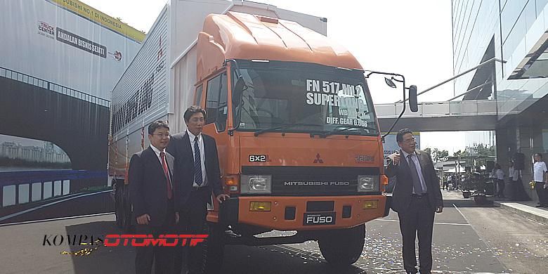 Peluncuran truk Fuso dengan jarak sumbu roda yang lebih panjang