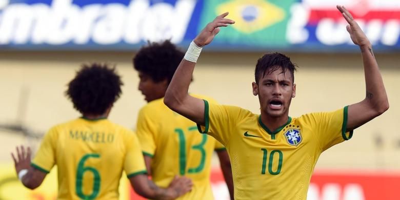 Selebrasi penyerang tim nasioal Brasil, Neymar da Silva, seusai membobol gawang Panama, Selasa (3/6/2014). 