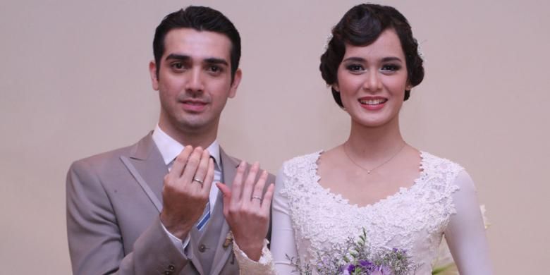 Fachry Albar dan Renata Kusmanto menikah di Jakarta pada Kamis (12/6/2014) pagi.