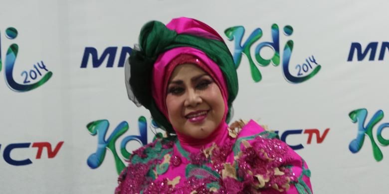 Pedangdut senior Elvy Sukaesih. Gambar diambil Selasa (17/6/2014) dini hari.