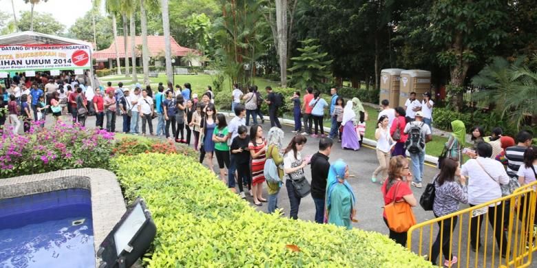 Proses pemungutan suara pemilu presiden di KBRI Singapura