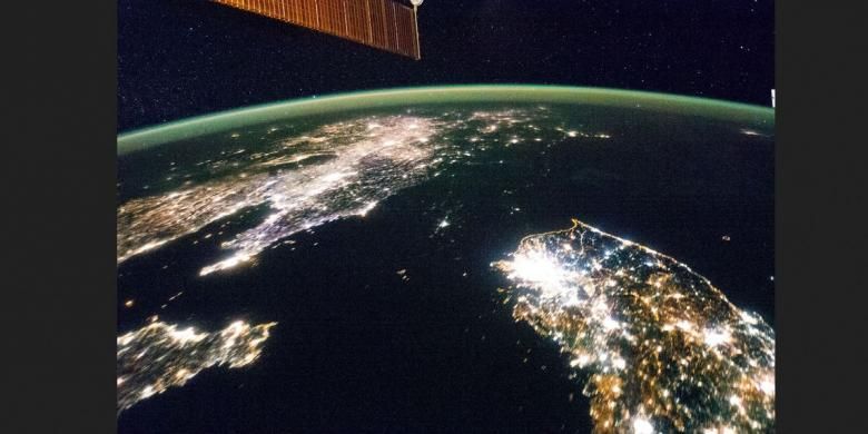 Gambar semenanjug Korea dan daratan China yang diambil dari stasiun luar angkasa milik NASA. Gambar dicuplik dari laman CNN pada Minggu (17/8/2014).