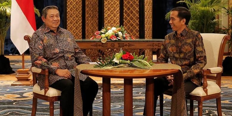 Presiden ke-6 Susilo Bambang Yudhoyono dan Presiden Joko Widodo melakukan pertemuan empat mata membahas proses transisi kepemimpinan, di Laguna Resort and Spa, Nusa Dua, Bali, Rabu (27/8) malam. (foto: abror/presidenri.go.id)