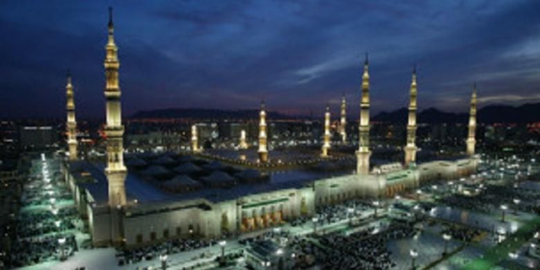 Makam Nabi Muhammad terletak di dalam Masjid Nabawi, Medinah.