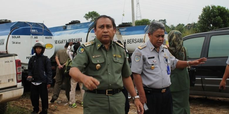 Wakil Walikota Samarinda, Nusyirwan Ismail, mendatangi lokasi penimbunan BBM 