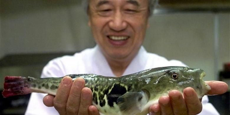 Di Jepang, ikan fugu atau ikan buntal yang beracun diolah menjadi hidangan khas Jepang. 
