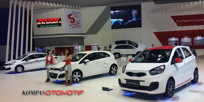 Suasana stan Kia pada IIMS 2014.