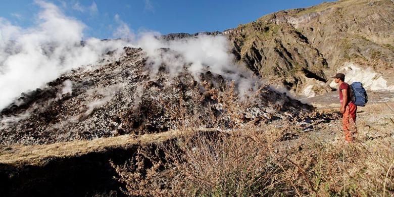 Gunung Tambora di Dompu