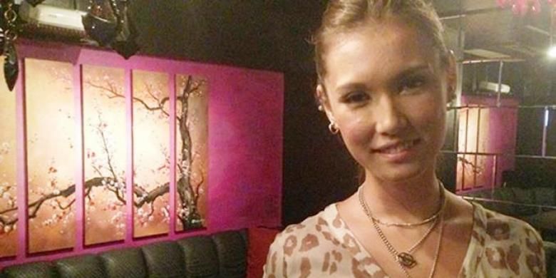 Maria Ozawa (28) yang terkenal dengan julukan Miyabi.