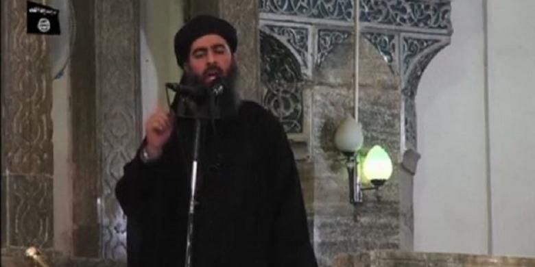Pemimpin ISIS, Abu Bakr al-Baghdadi di sebuah masjid di kota Mosul, Irak, 5 Juli 2014