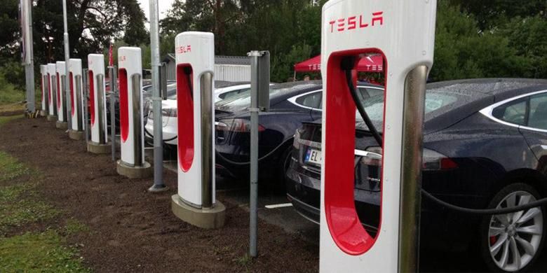 Tesla ingin bangun jaringan stasiun pengisian ulang listrik super cepat di Australia.