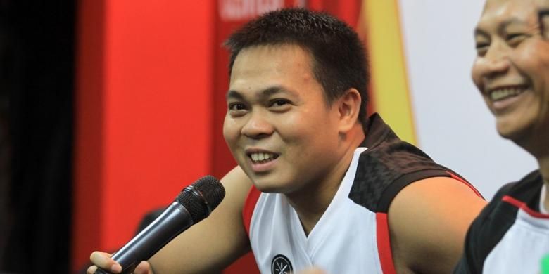 Pebulu tangkis Jaya Raya, Markis Kido, berbicara kepada media pada konferensi pers Djarum Superliga Badminton 2015 di Denpasar, Bali, Senin (26/1/2015).