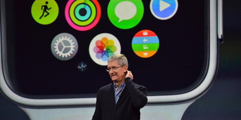 Tim Cook di peluncuran Apple Watch di San Francisco, Senin (9/3/2015).