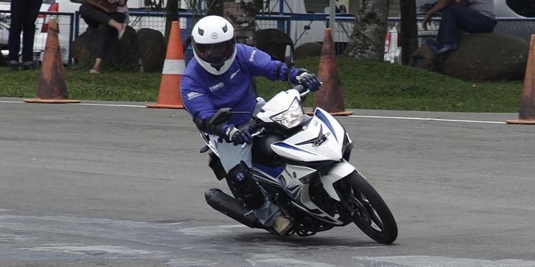 MX King Makin Melesat, "Asapi" Supra GTR 150