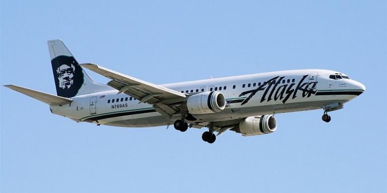 Sebuah pesawat Alaska Airlines
