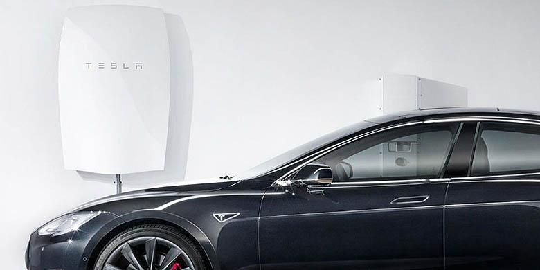 Baterai dinding dari Tesla punya kemampuan menyimpan dan mengeluarkan negara 7-10 kWh.