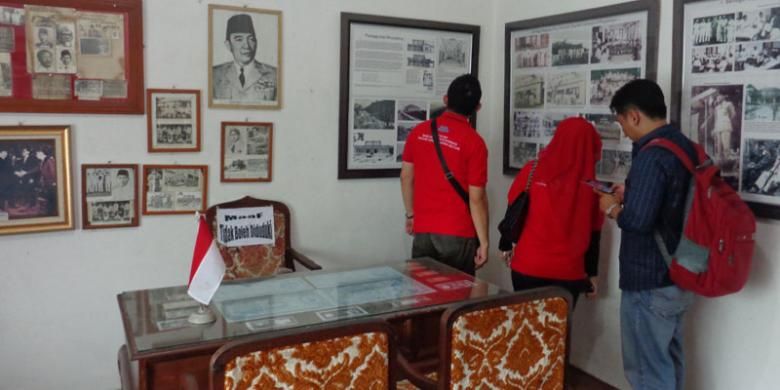 Kamar Bung Karno selama dalam masa pengasingan oleh Belanda di Pesanggrahan Menumbing, Muntok, Bangka Belitung.