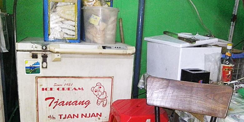 Kotak pendingin es krim Tjanang di toko milik Leny di Jalan Cikini Raya 50, Jakarta Pusat, ini menjadi salah satu sisa kejayaan restoran es krim Tjanang yang pernah populer di era 1960-1980-an.