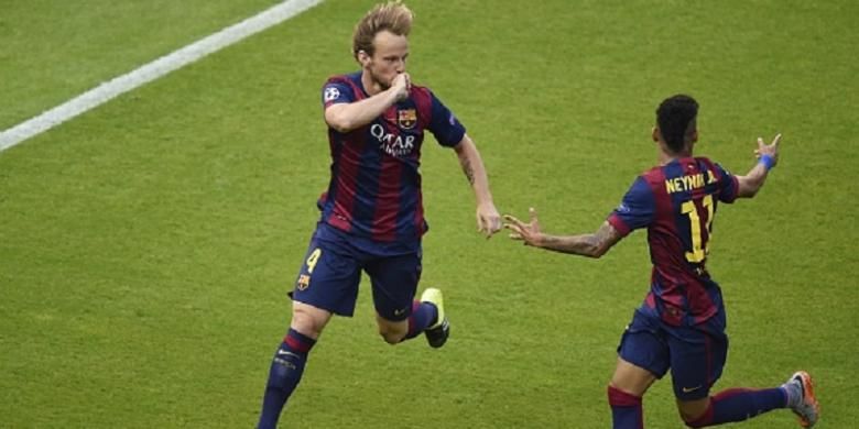 Ivan Rakitic dan Neymar rayakan gol ke gawang Juventus pada final Liga Champions, Sabtu (6/6/2015). 
