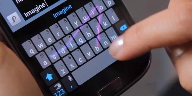 Ilustrasi aplikasi keyboard SwiftKey pada smartphone Samsung