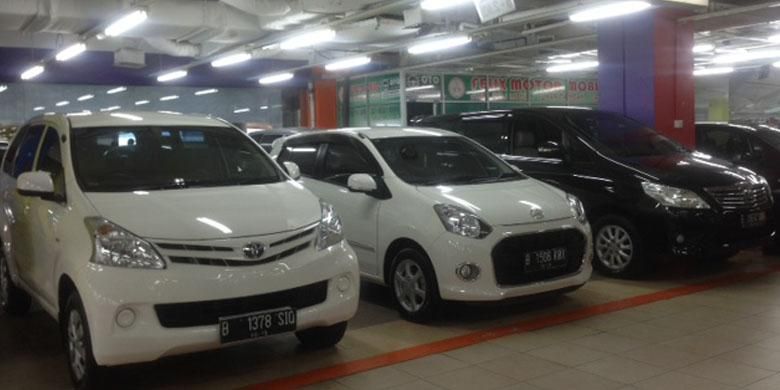 Salah satu mobil Toyota Avanza yang dijual di Bursa Mobil Bekas Mall MGK Kemayoran