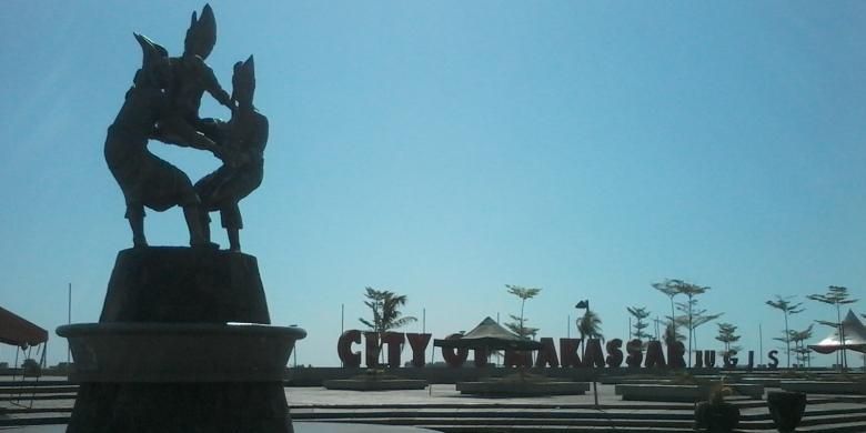 Anjungan Pantai Losari Makassar