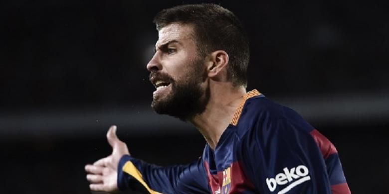 Bek Barcelona, Gerard Pique. 