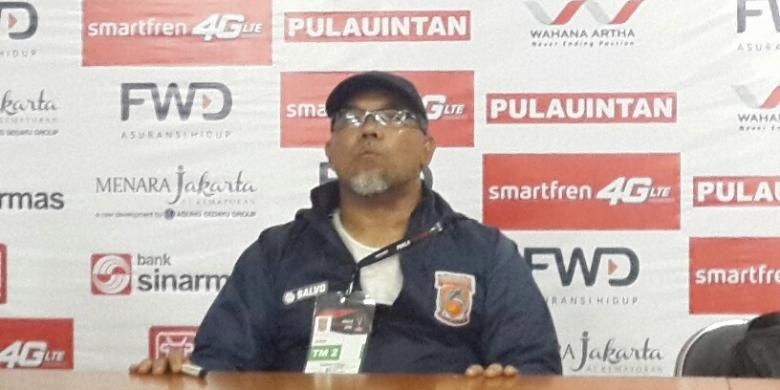 Pelatih Pusamania Borneo FC, Iwan Setiawan. 