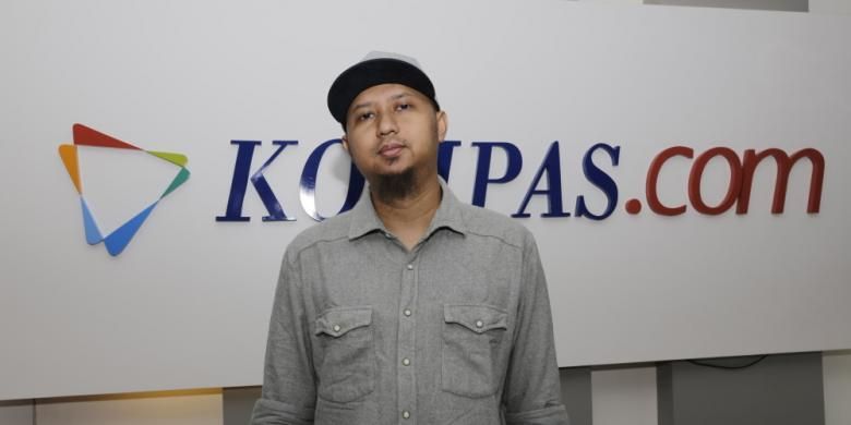 Sutradara Anggy Umbara usai wawancara di newsroom Kompas.com, Gedung Kompas Gramedia, Jakarta Pusat, Kamis (10/9/2015). KOMPAS.com / FIKRIA HIDAYAT