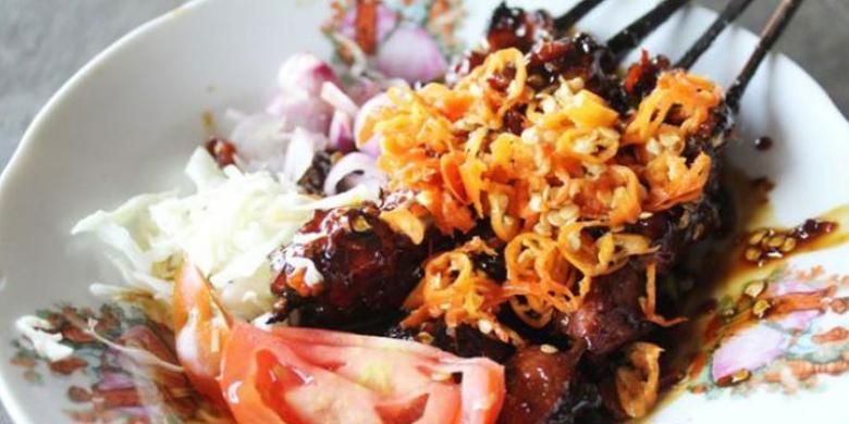 Sate Petir Pak Nano di Jalan Lingkar Selatan Yogyakarta.