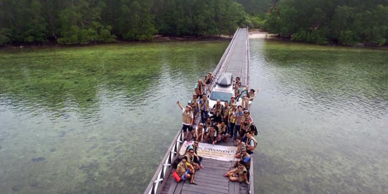 Pulau Maratua di Kabupaten Berau, Kalimantan Timur.