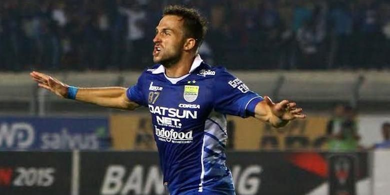 Ilija Spasojevic ketika masih berkostum Persib Bandung.