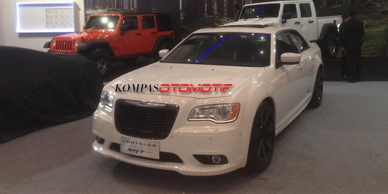 Chrysler 300C di POS 2015