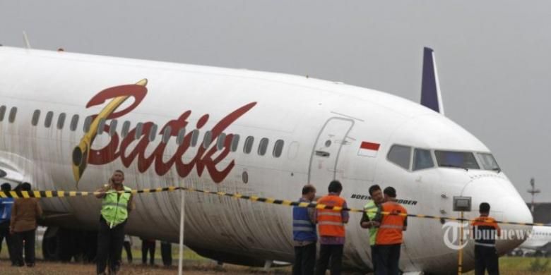 Pesawat Batik Air tergelincir di Bandara Adi Sucipto, Yogyakarta, Jumat (6/11/2015).