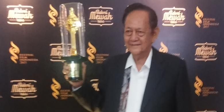 Deddy Sutomo meraih penghargaan Pemeran Utama Pria Terbaik FFI 2015 yang diselenggarakan di ICE BSD, Tangerang, Banten,Senin (23/11/2015l malam.