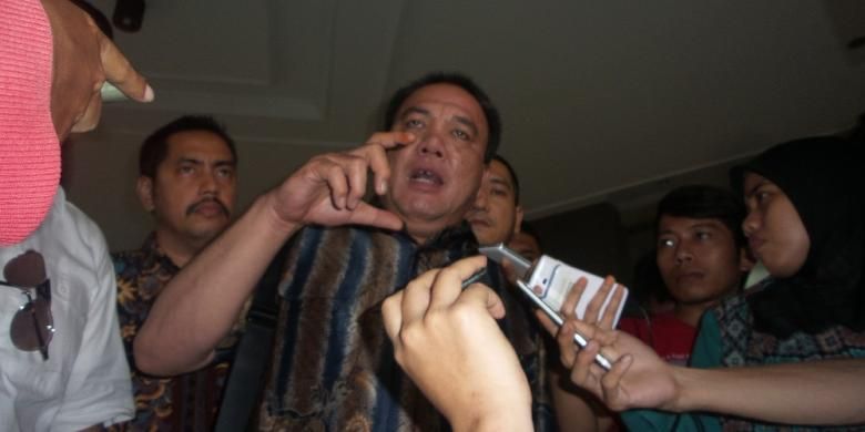 Anggota DPRD DKI Jakarta Fahmi Zulfikar setelah diperiksa sebagai tersangka kasus dugaan korupsi pengadaan UPS di Bareskrim Polri, Selasa (24/11/2015).