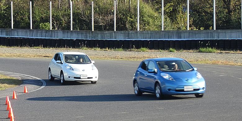 Nissan Leaf mantap dipakai ngebut dan cukup stabil