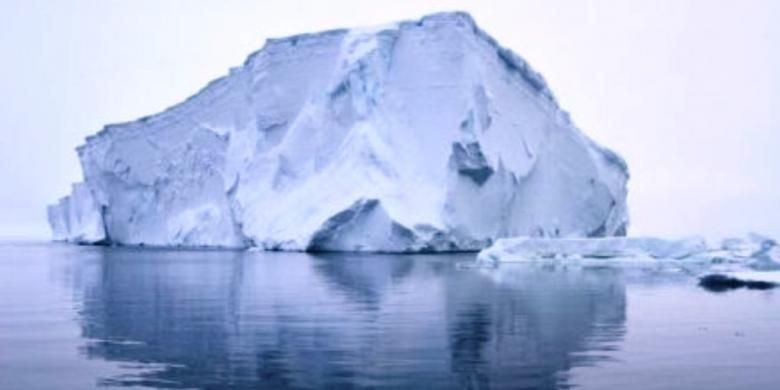 Gunung es raksasa mencair. Proses ini dikenal sebagai proses fertilisasi lautan.