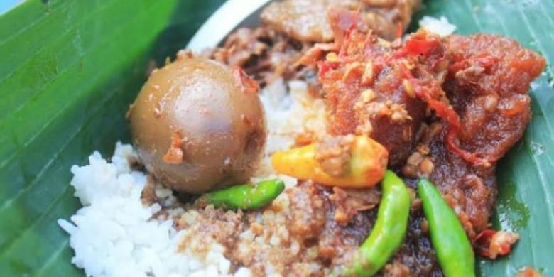 Gudeg olahan Mbah Lindu, Yogyakarta