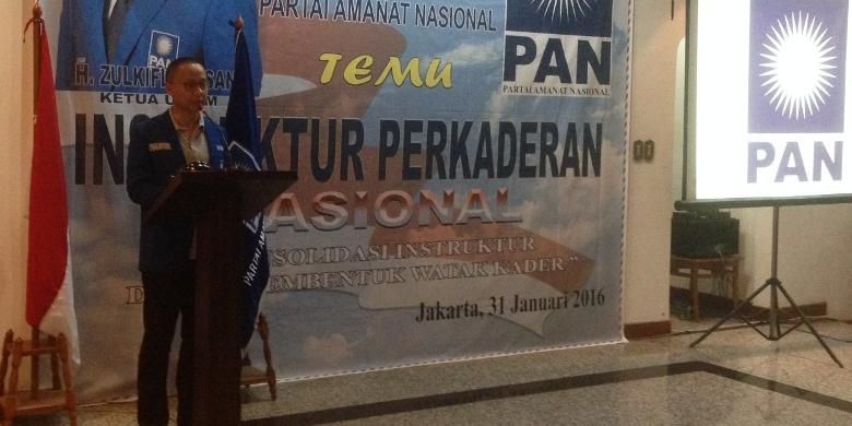 Sekretaris Jenderal PAN Eddy Soeparno saat membuka kegiatan Temu Instruktur Perkaderan Nasional PAN di Kantor DPP PAN, Minggu (31/1/2016). 