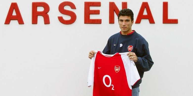 Jose Antonio Reyes berfoto di markas Arsenal, 30 Januari 2004.